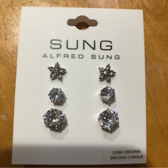 Bangle Bracelet & Earrings Bundle - Picture 4 of 7